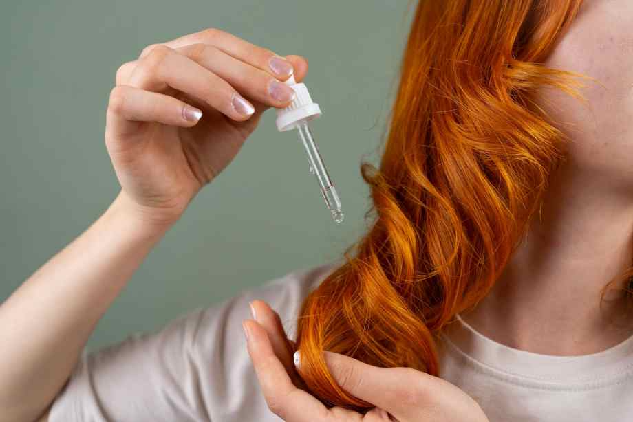 Appliquer un peu d'huile végétale sur les cheveux-Angiotech Appliquer un peu d'huile végétale sur les cheveux-Angiotech